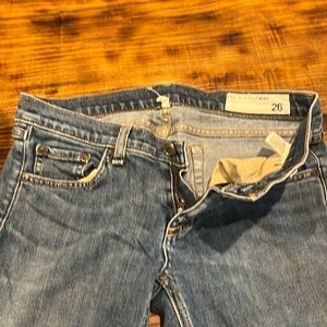 Women’s rag&bone jeans, skinny, frayed bottoms. Great condition.